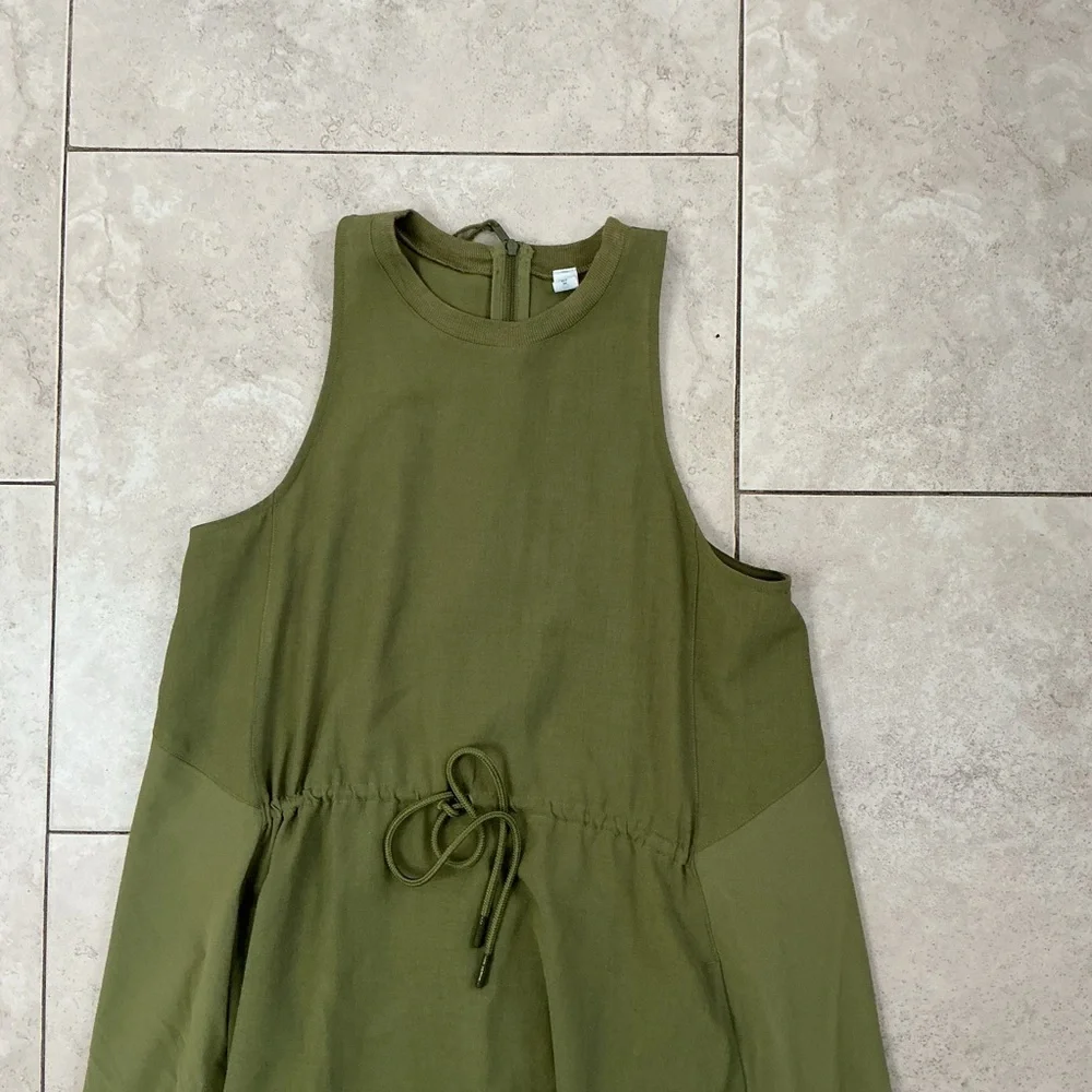 Lululemon Athletica Mesh Overlay High-Neck Dress size 4‎